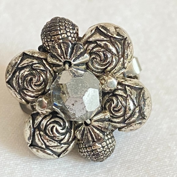 Vintage Silver Tone Roses Surrounding Central Clear Stone Clip On Earrings - Picture 2 of 4